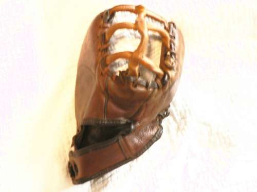 Johnny Mize Wilson 564 With Snare Web Back